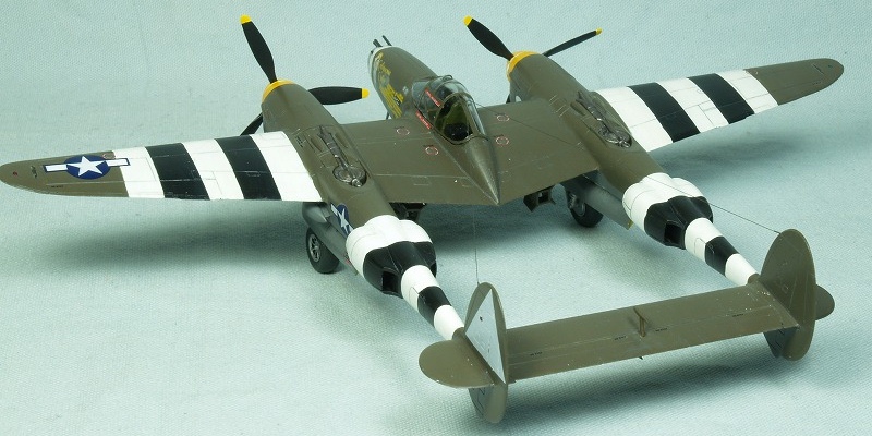 P-38J_BUL.jpg(151925 byte)