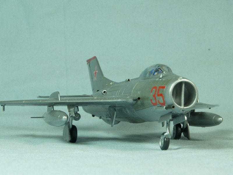 MiG-19_FRS.jpg(77499 byte)